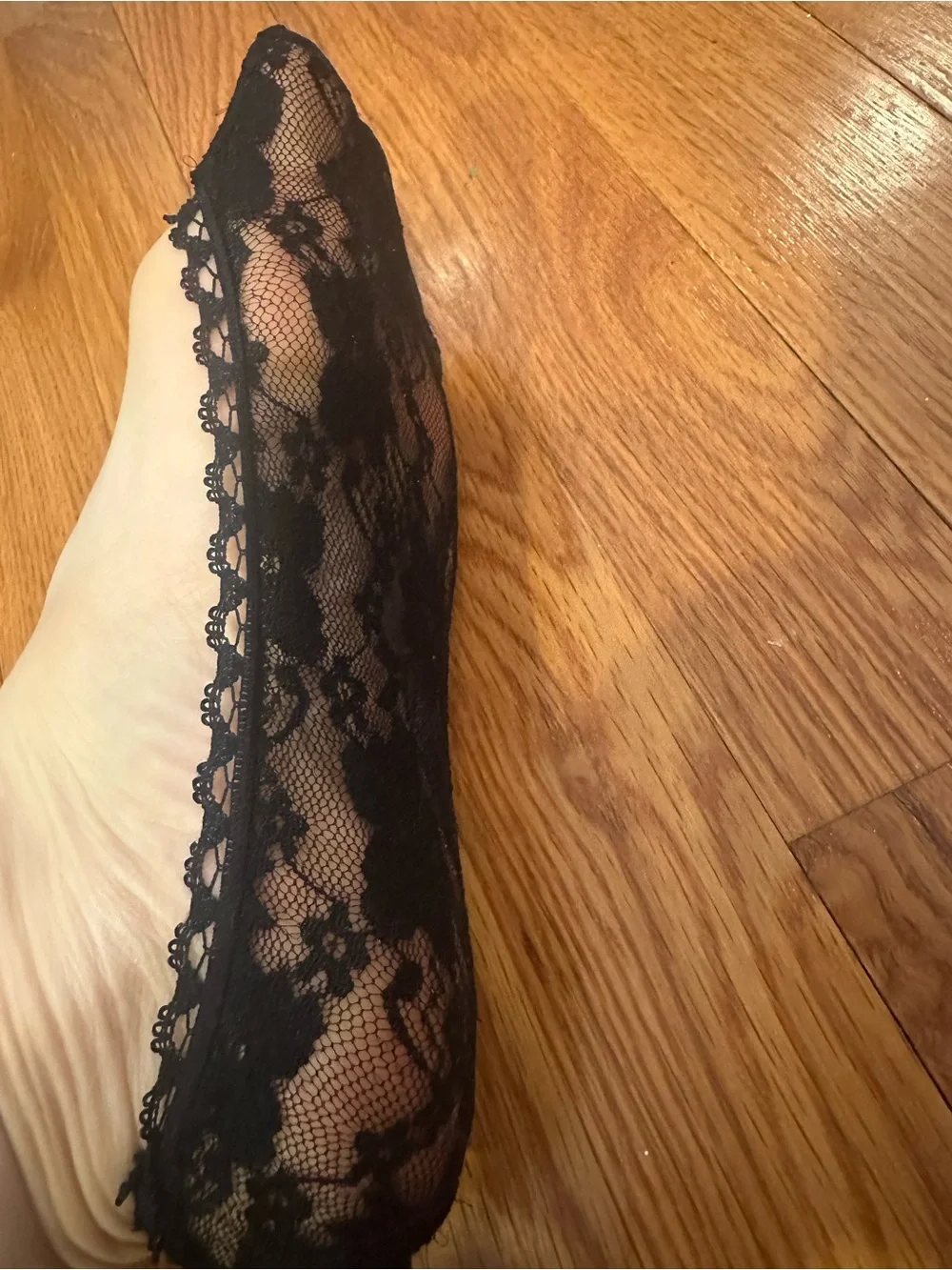 HUE Black Lace No-Show Liner Socks